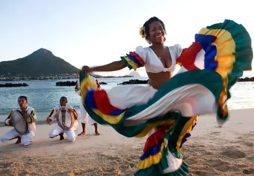 Initiation au séga mauricien (mouvements de base et rythme)